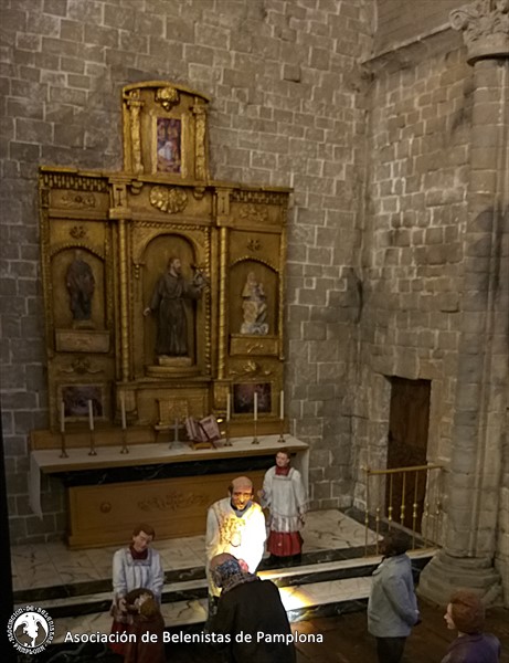 San Joaquín y Santa Ana en el retablo, a ambos lados de San Francisco de Asís. Navidad 2021, exposición de Baluarte